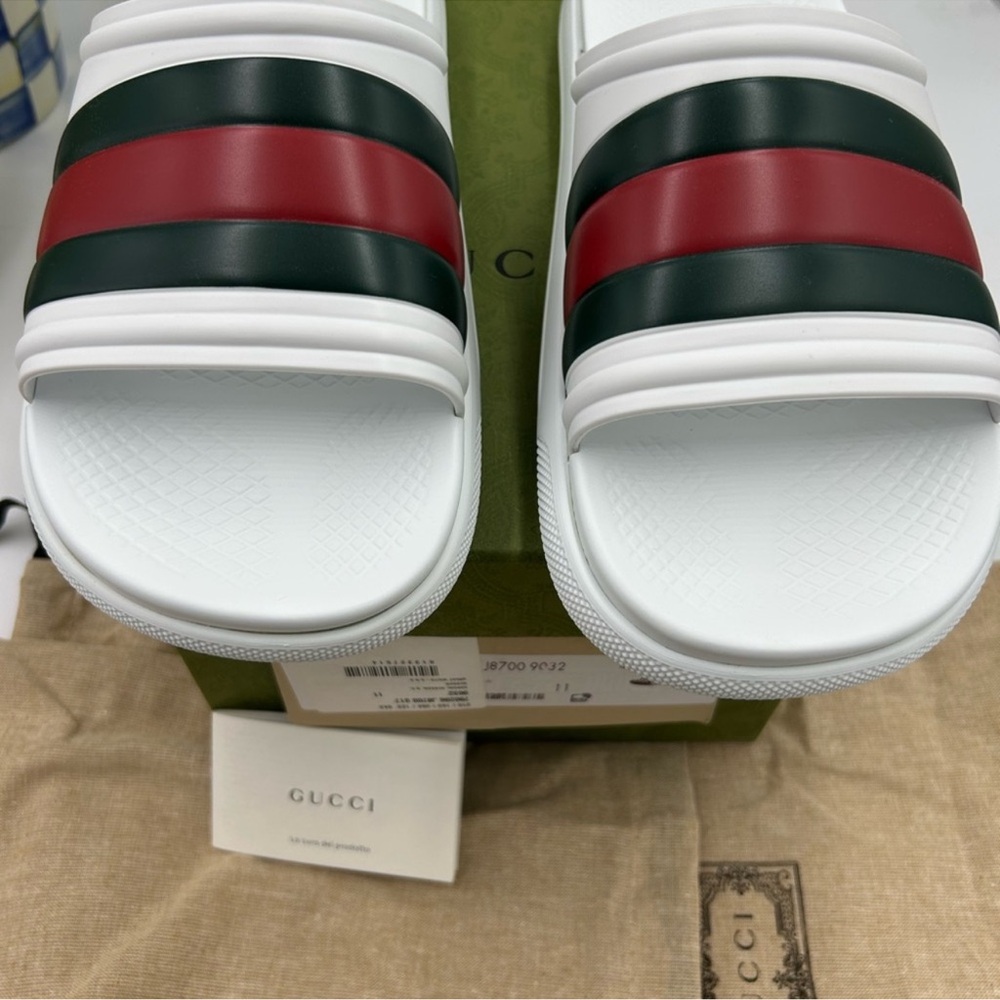 Men’s Gucci, web striped rubber pool slide size 11 made in Italy. Newest style! - Picture 5 of 12